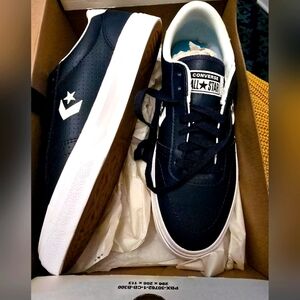 Converse All Star navy blue sneakers New in Box size 7.5 mens